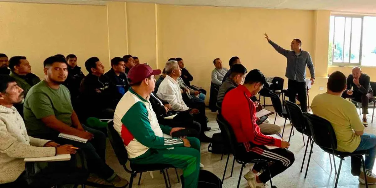 UDEP capacita a entrenadores de futuras Escuelas de Futbol