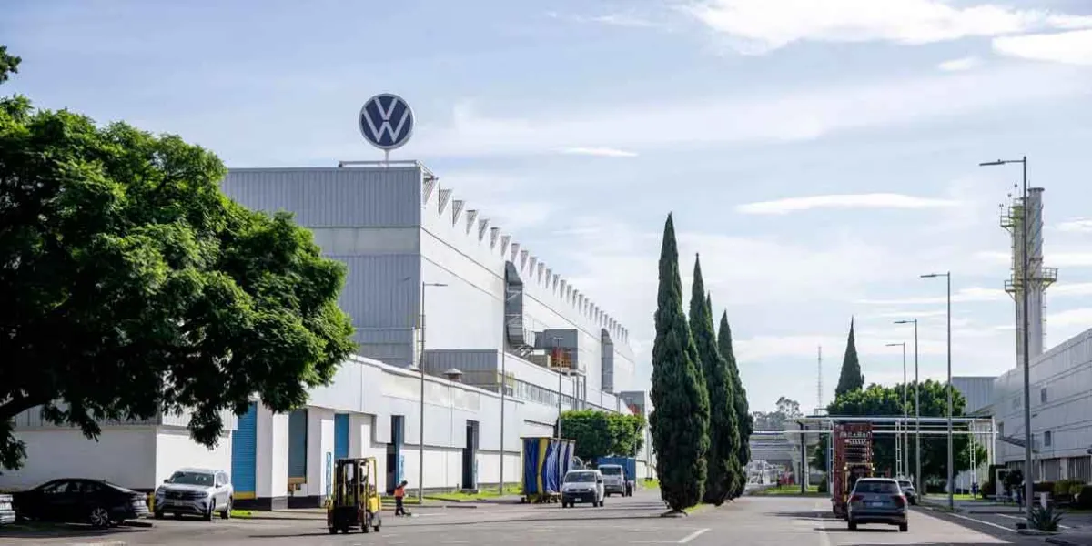 Acuerdo, huelga o prórroga este lunes, incertidumbre en Volkswagen