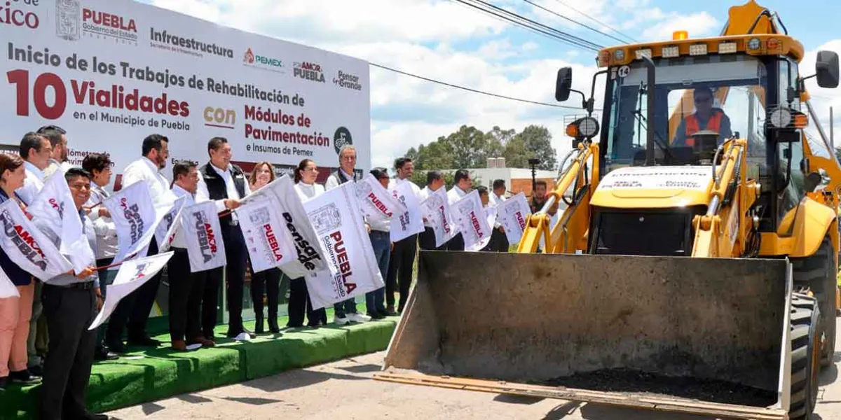 PEMEX entrega 3,500 toneladas de asfalto para rehabilitar 436 calles en Puebla: Armenta