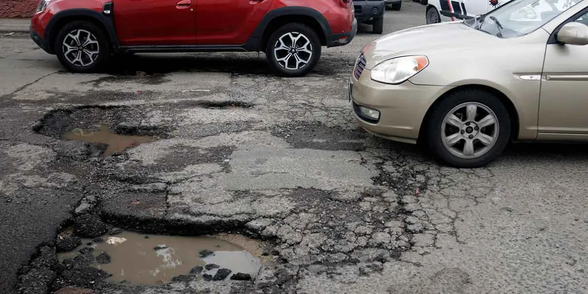 Baches en Puebla afectan movilidad, salud y medio ambiente, advierte especialista