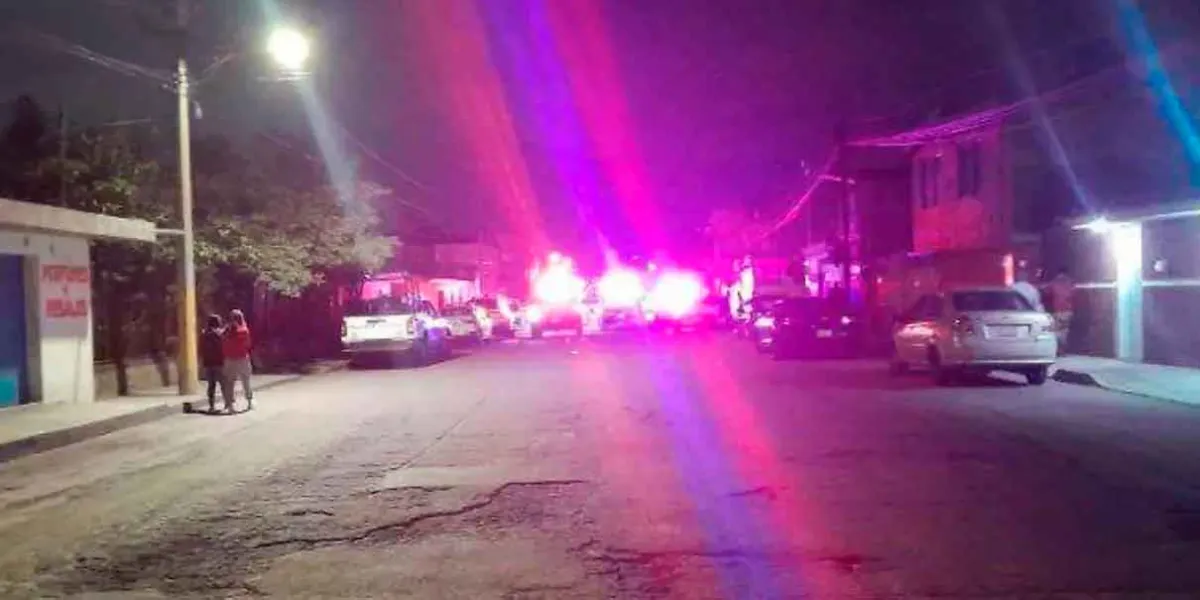 Asesinan a “El Kalimba” en Xonacatepec; auto cae de puente en Puebla