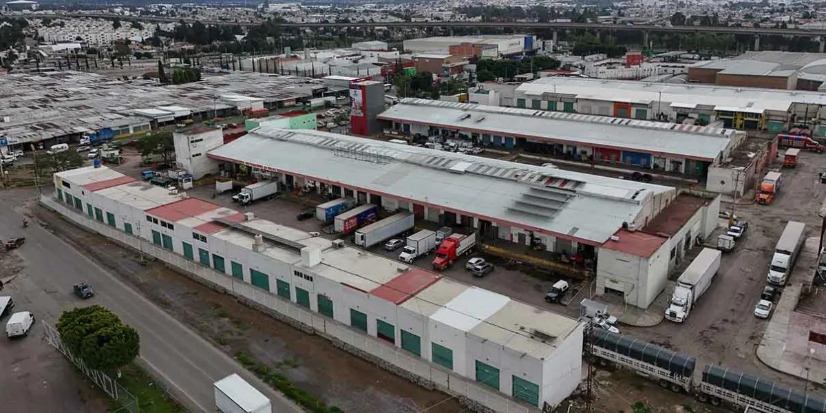 Comerciantes de la Central de Abasto de Puebla alertan sobre barda perimetral