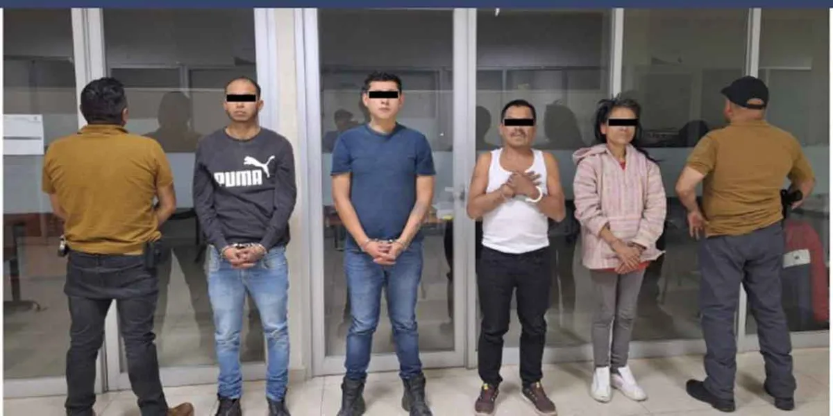 FGE Puebla detiene a cuatro personas por narcomenudeo en la colonia Miguel Hidalgo