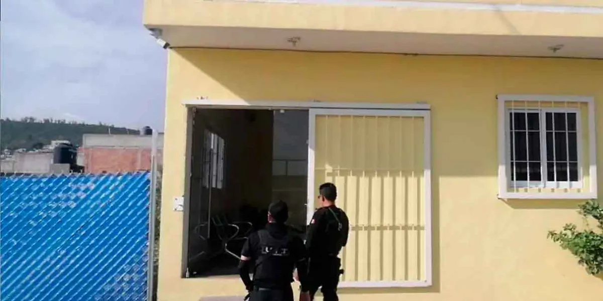 Comando armado asalta financiera en Tecamachalco; empleado sufrió crisis nerviosa