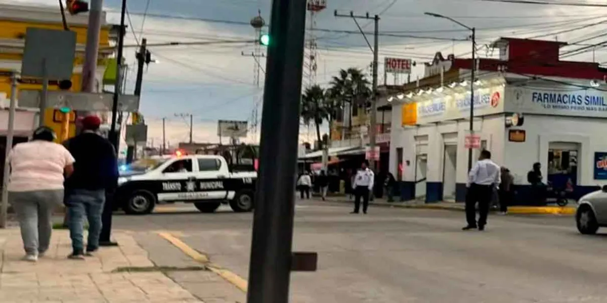Autoridades investigan balacera en negocio de Huejotzingo; un hombre murió y una mujer resultó herida