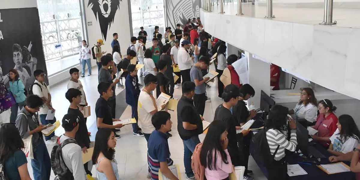 Finaliza inscripción de nivel medio superior en BUAP con bienvenida de la rectora Lilia Cedillo