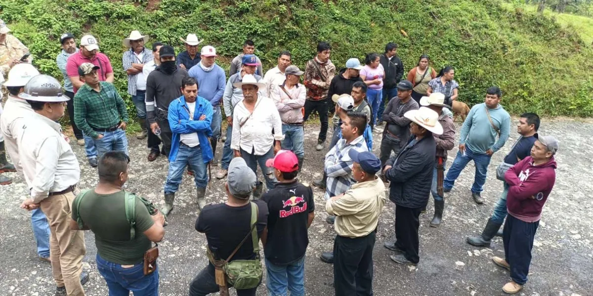 Pemex contiene derrame de combustible en Cuaxicala, Huauchinango