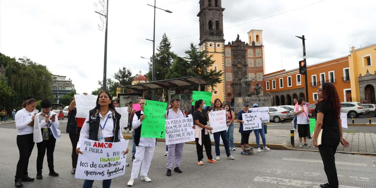 Personal de Salud cerró el bulevar 5 de Mayo para exigir basificaciones