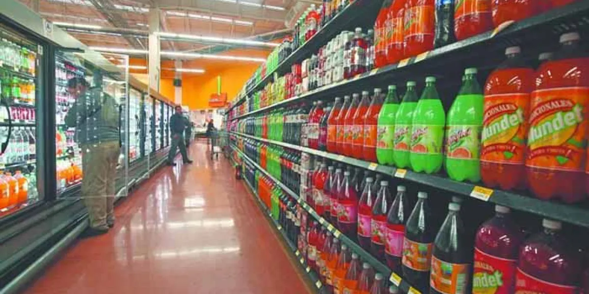 Buscan subir el impuesto a refrescos y bebidas azucaradas