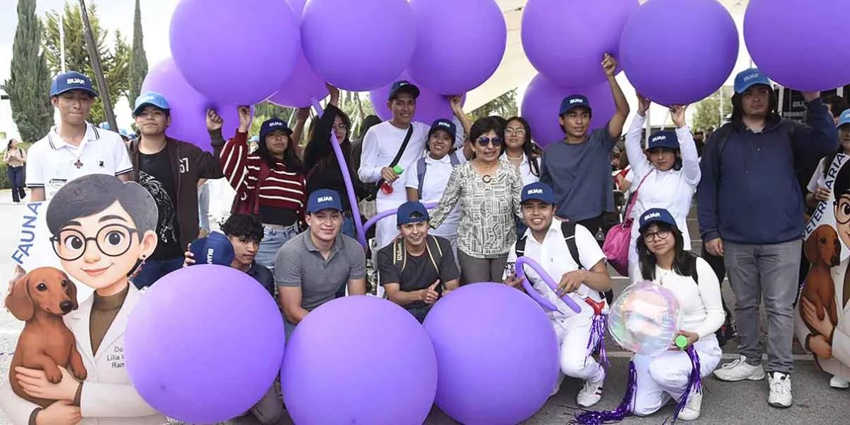 Rectora Lilia Cedillo recibe a estudiantes de nuevo ingreso en Tecamachalco