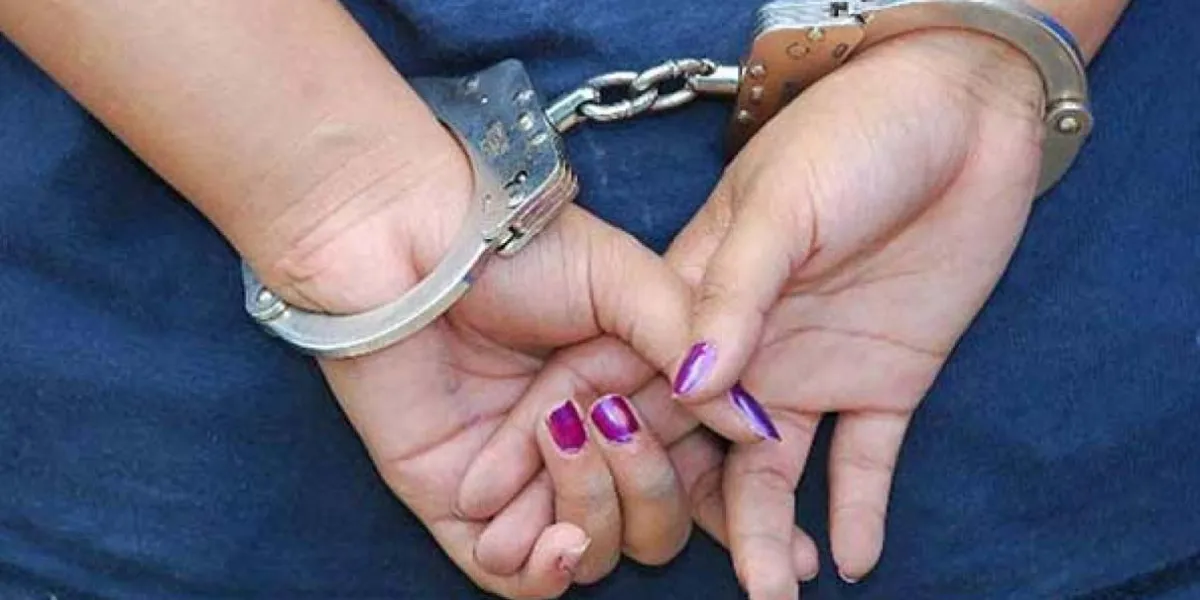 Policía detenida en Puebla, era integrante de banda de asaltantes 