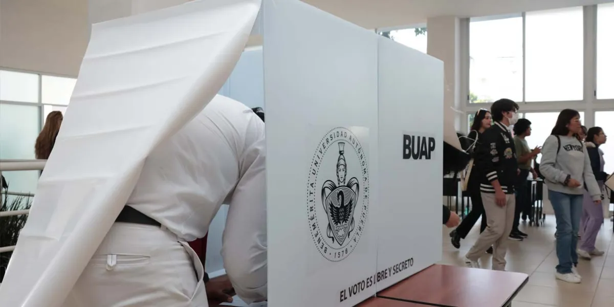 Comunidad universitaria de la BUAP acude a las urnas para elegir al próximo rector