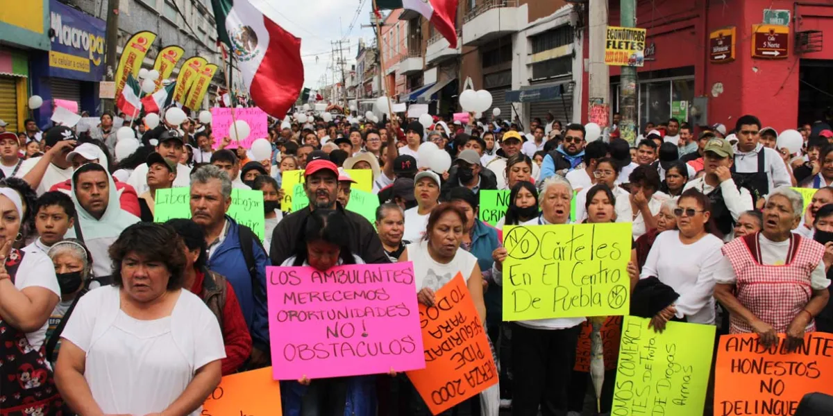 Cuerpos emplayados ahuyentaron clientes en la zona del Mercado 5 de Mayo