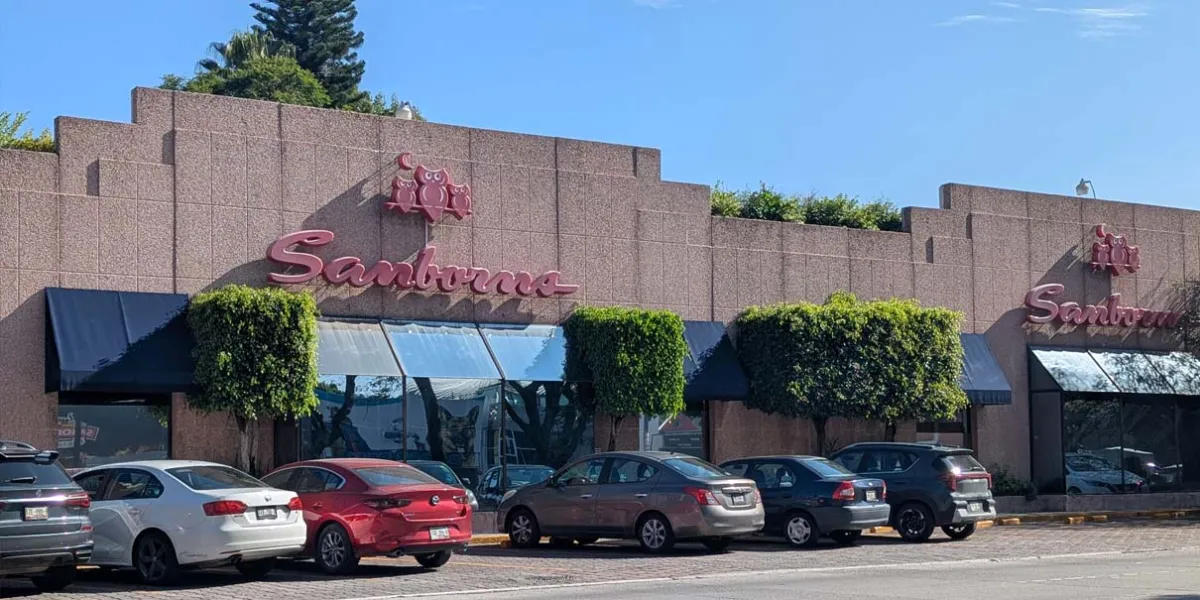 Delincuentes atacan Sanborns Huexotitla y huyen con joyas de alto valor