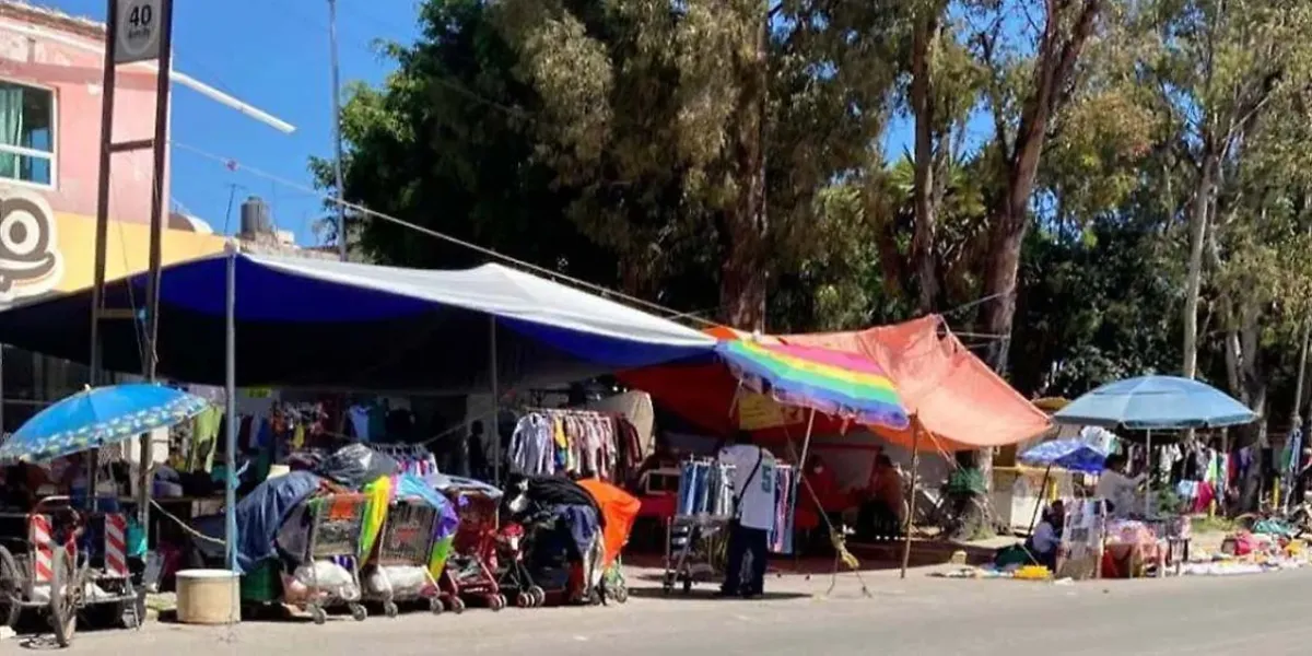Mil 300 ambulantes dejaron el Centro Histórico para saturar zonas aledañas