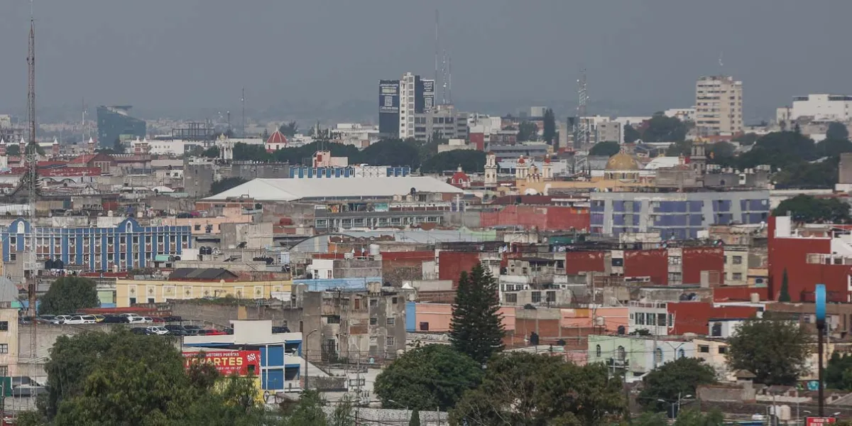 Puebla hoy: clima parcialmente nublado, lluvia ligera y UV extremo