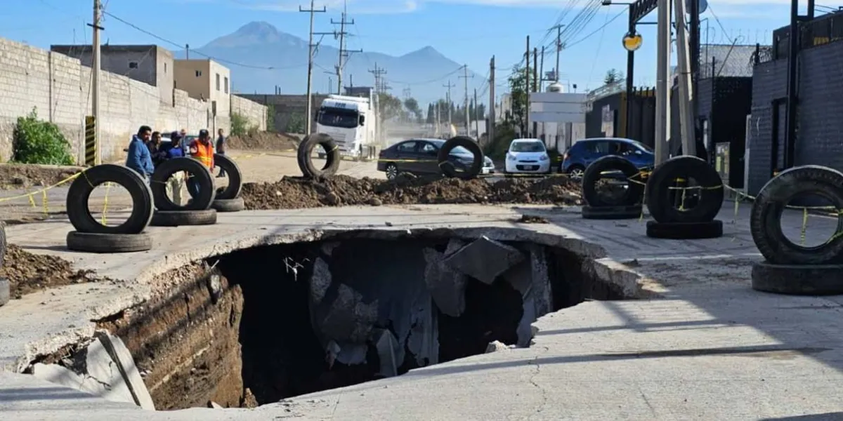 Vialidad peligrosa en Parque Industrial Chachapa, Puebla, tras socavón que persiste desde 2024