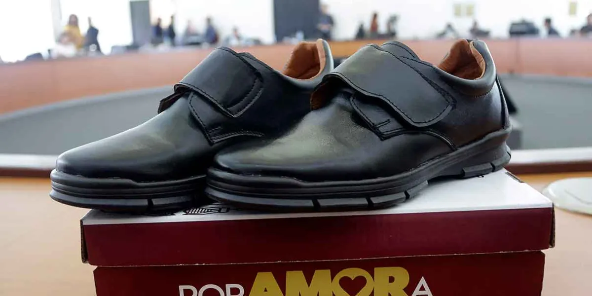 Zapato escolar en Puebla: Armenta impulsa industria local con más de 238 mil pares entregados