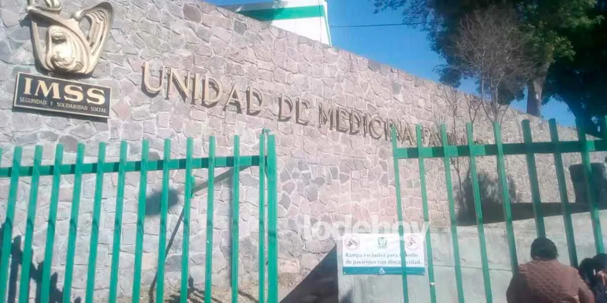 Mujer detenida tras altercado en clínica del IMSS de San Martín Texmelucan