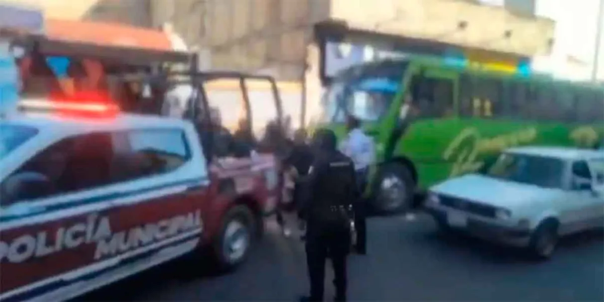 Mujer que limpia parabrisas fue atacada en el centro de Tehuacán
