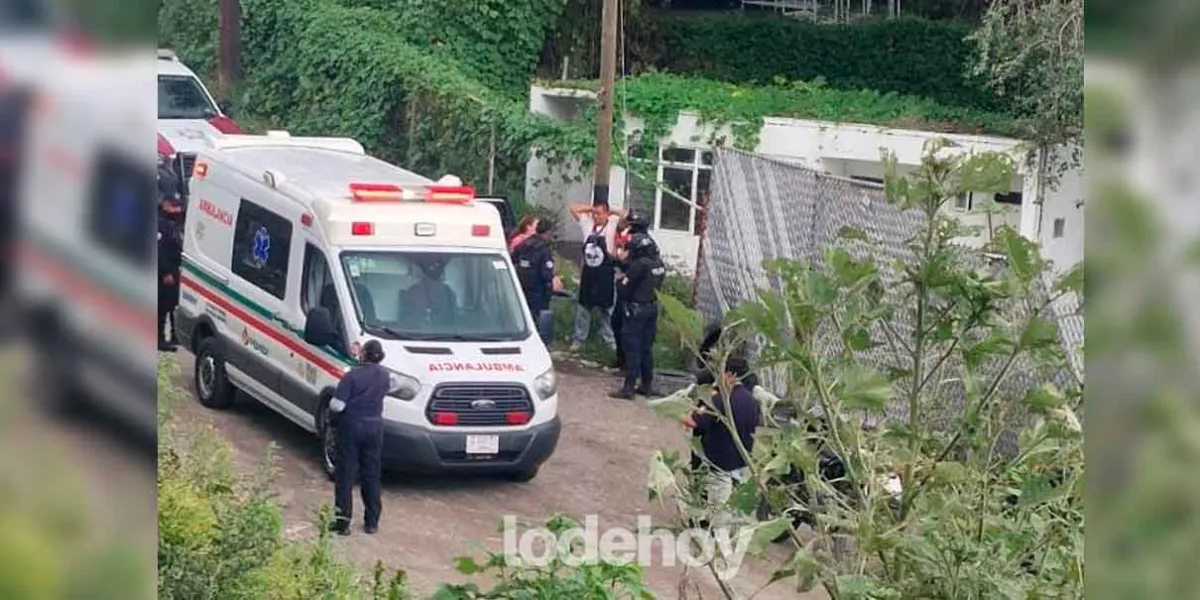 Balean a sujeto frente a gasera en Texmelucan. Su esposa resultó ilesa