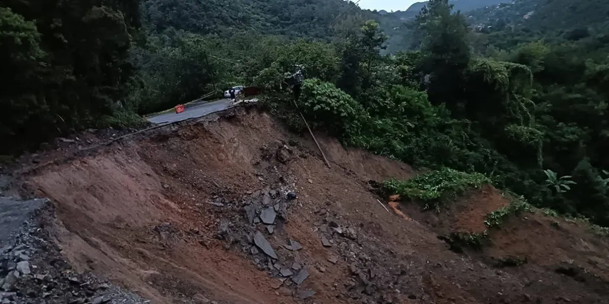 Reabren caminos con explosivos en la Sierra Negra 