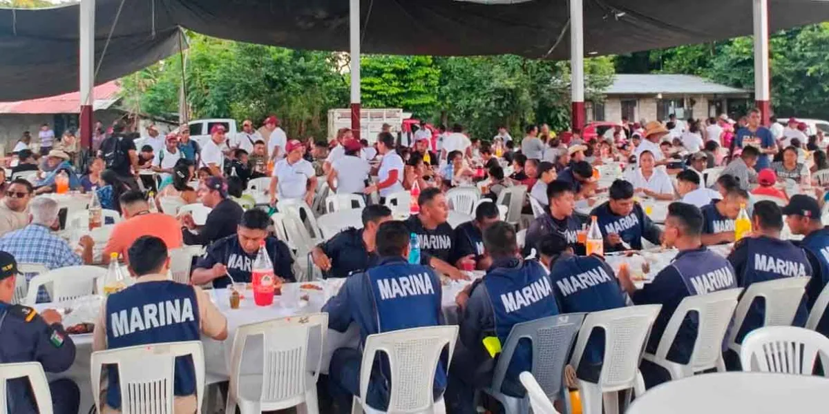 En Xicotepec ofrecieron comida a todo el personal para agradecer su apoyo 