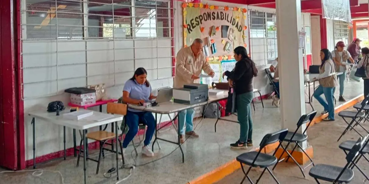 Huauchinango entrega constancias de identidad a la población que lo requiera 