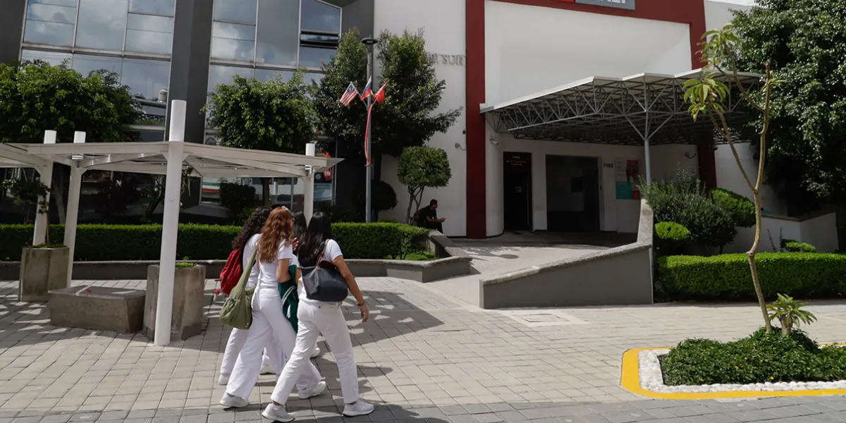 Restos humanos hallados en sanitario de la UPAEP generan investigación en Puebla