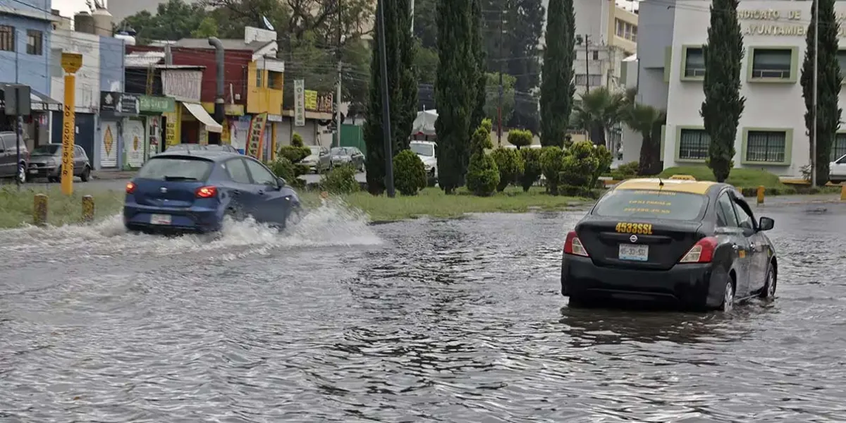 Lluvias continuarán en Puebla; frente frío se aproxima