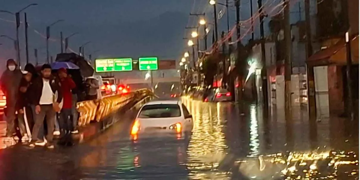 Lluvia y granizo provocó inundaciones y caída de árboles; el Congreso se volvió a inundar 
