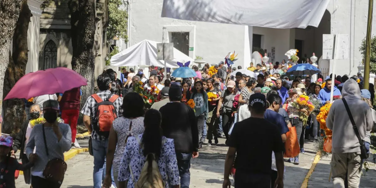 Operativo en panteones de la capital poblana con 374 elementos y 57 patrullas