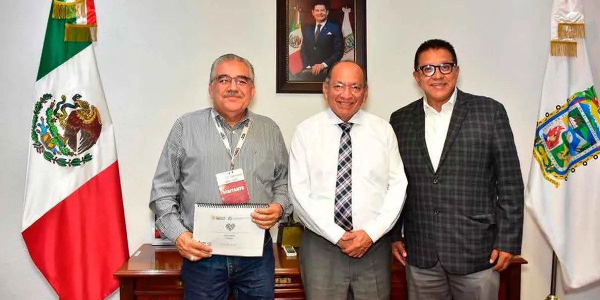 Rogelio López expone proyectos para Huauchinango en Segob