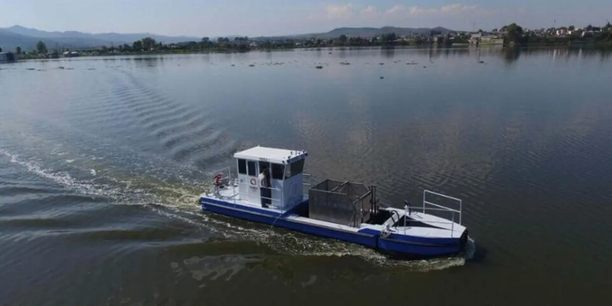Sí funcionan los “barquitos” para limpiar la presa de Valsequillo