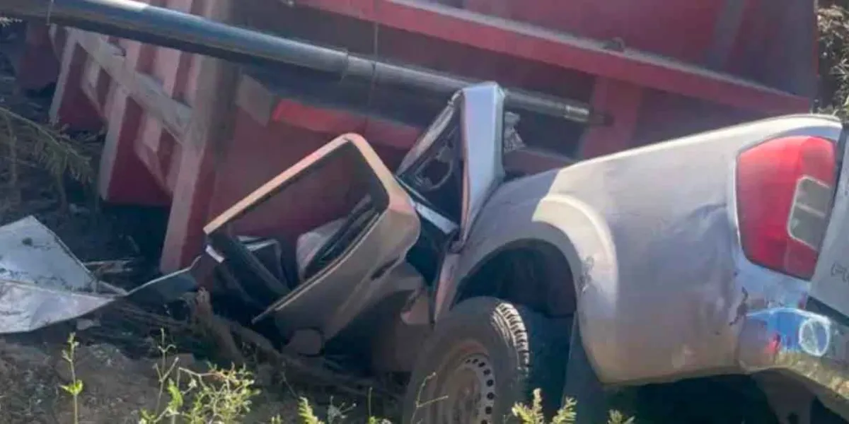 Terrible accidente deja tres muertos en Tepexi; entre ellos un menor de edad 