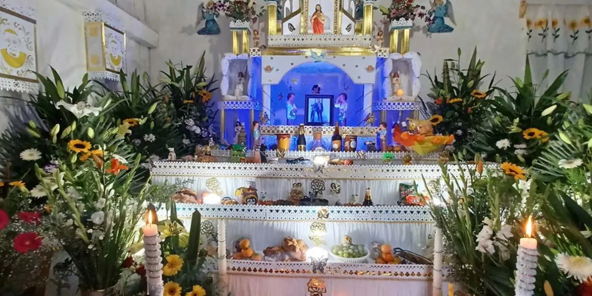 Tochimilco enciende el alma de sus tradiciones con 36 ofrendas monumentales