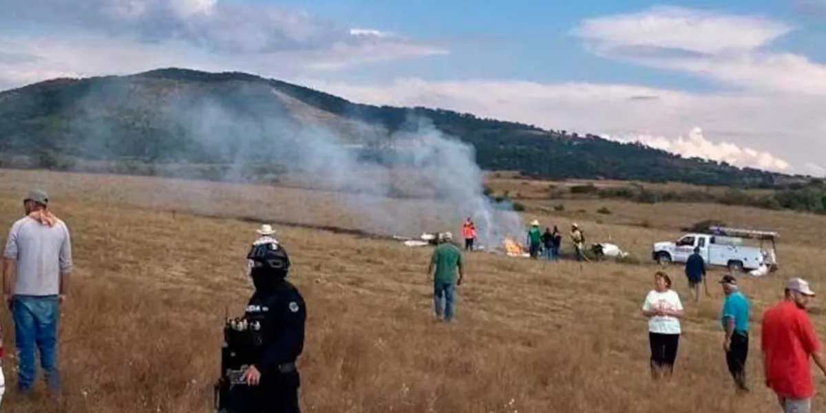 Cayó avioneta poblana en Michoacán; hubo cinco heridos 