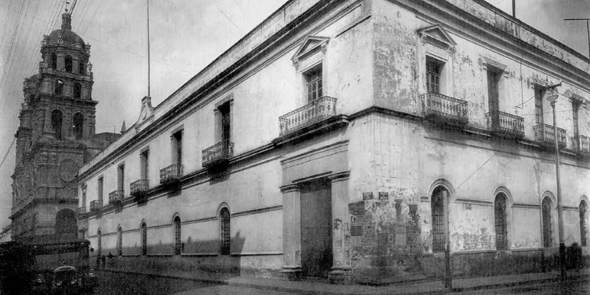Celebra BUAP 69 años de autonomía universitaria y reconoce lucha estudiantil 