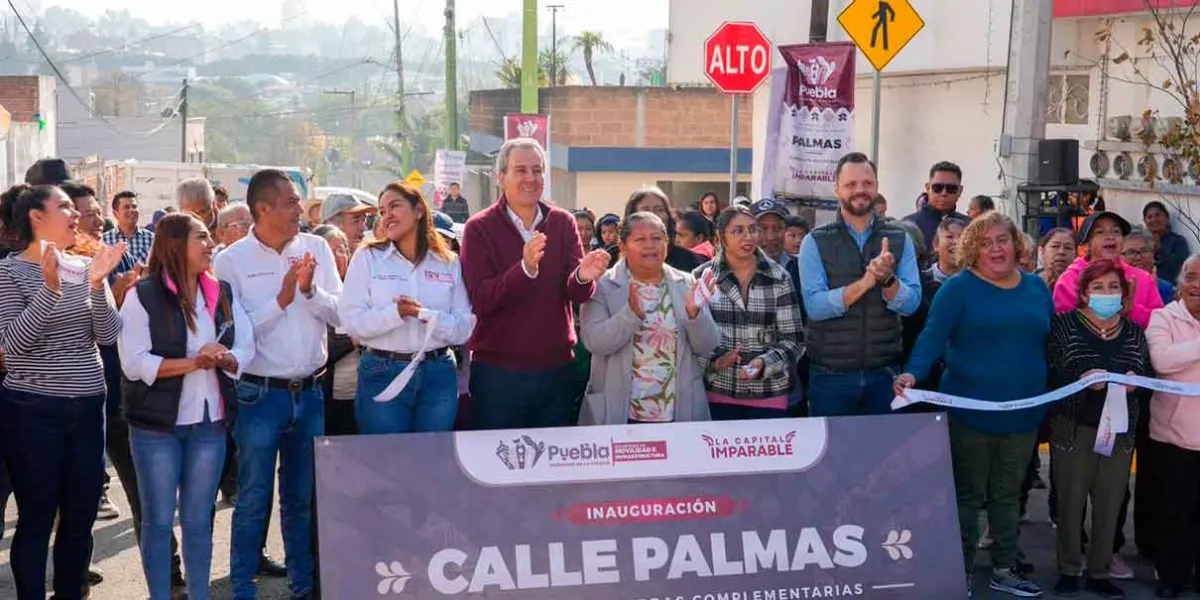 Entrega Pepe Chedraui trabajos de pavimentación en la colonia Santa Cruz Buenavista