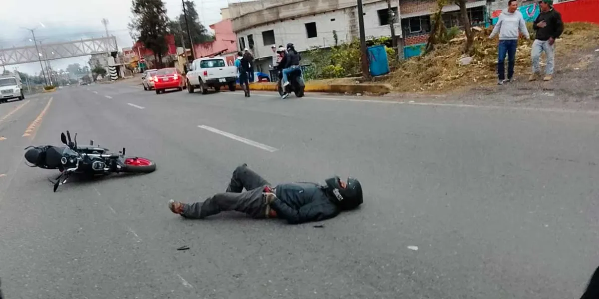 Choque dejó con fractura de tibia y peroné a motociclista en Xicotepec
