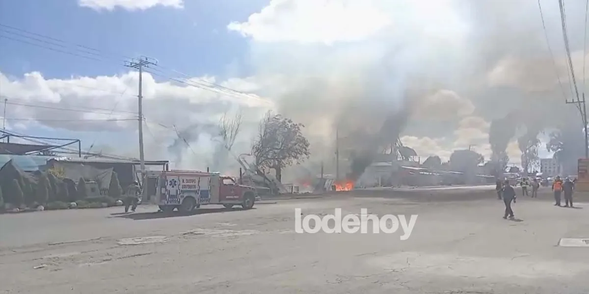 Fuerte incendio en Texmelucan genera explosiones y paraliza la México-Puebla