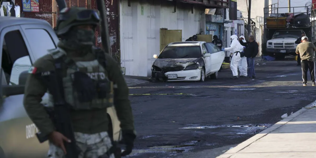 Grupo armado provoca incendio en Bar Lacoss, Puebla; cinco personas pierden la vida