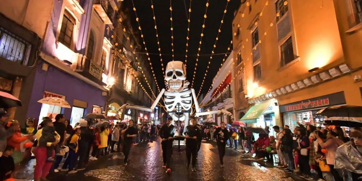 HOY, disfruta del Gran Desfile de Calaveras en la capital poblana