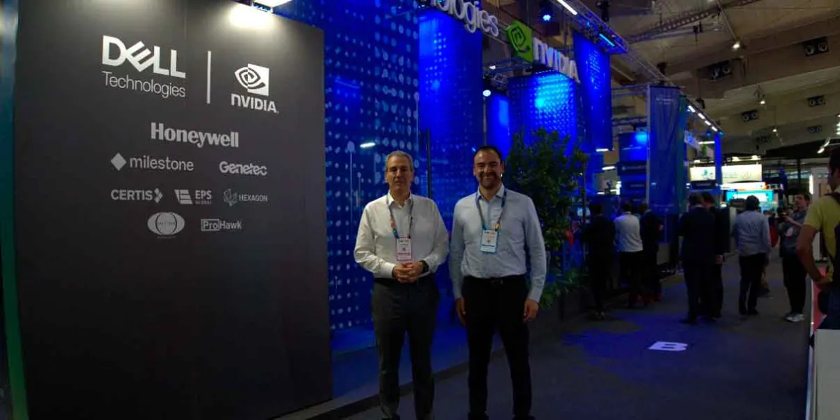 Impulsa Pepe Chedraui alianzas con sus homólogos a nivel mundial para mejorar la capacidad tecnológica de la capital  Desde el Smart City Expo World Congress, el presidente municipal destacó la relevancia de la cooperación internacional para promover la modernización urbana  Barcelona, España, .- El uso de la tecnología para mejorar la capacidad en materia de movilidad, iluminación y seguridad es una prioridad en el Gobierno de la Ciudad, afirmó el presidente municipal, Pepe Chedraui Budib, durante su estan