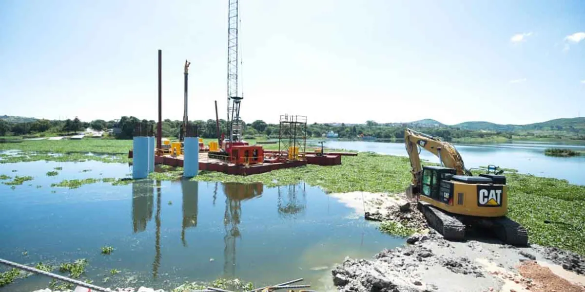 Del lirio del Lago de Valsequillo se fabricará adoquín; revive Armenta crítica a inmobiliarios 