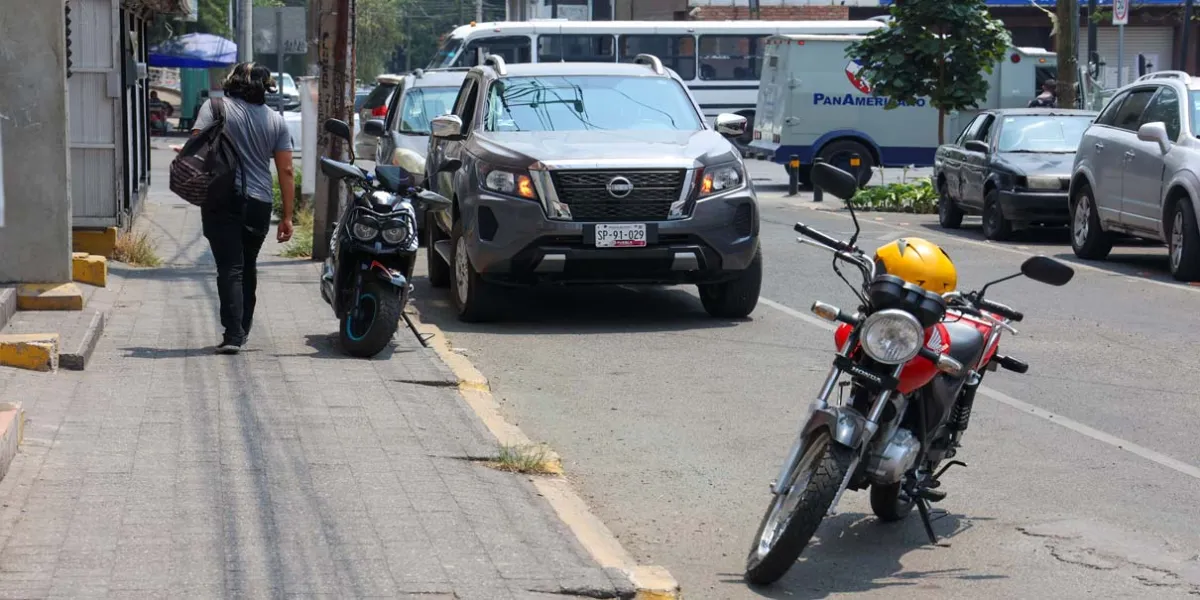 Multas de hasta 11 mil pesos por invadir ciclovías en Puebla