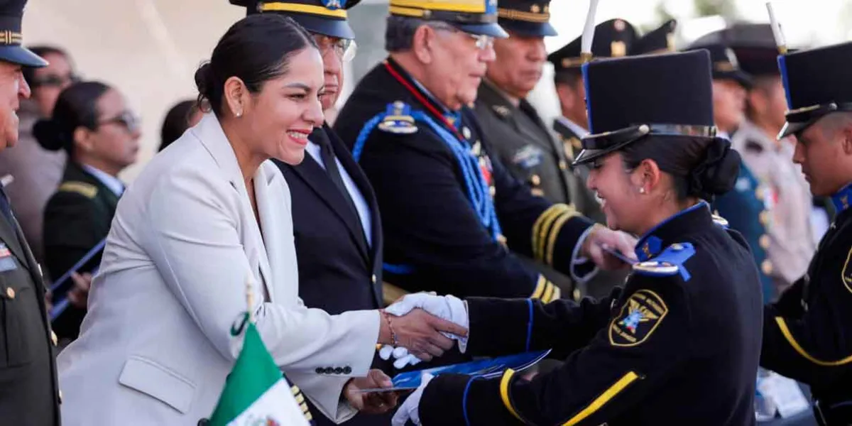 Recibe Lupita Cuautle la Venera “Gran Defensora de la Patria” en ceremonia de ascenso de la Academia Militarizada Ignacio Zaragoza