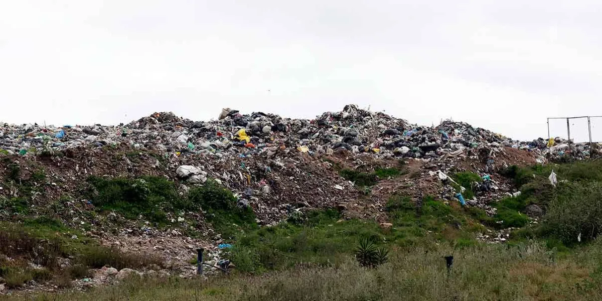 Empresarios alertan por saturación del relleno sanitario de Coronango y plantean nuevo Centro de Disposición Final