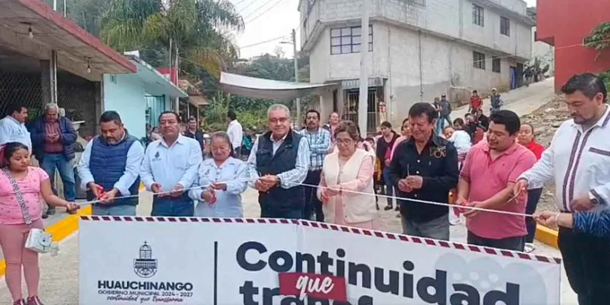  Rogelio López entregó pavimentación y drenaje sanitario en colonias de Huauchinango