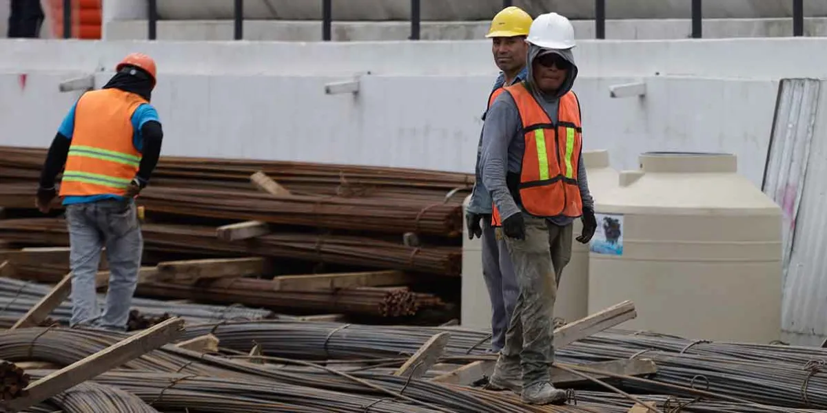 Puebla registra fuerte caída en la construcción: obra pública baja 33% y privada 17% en 2025